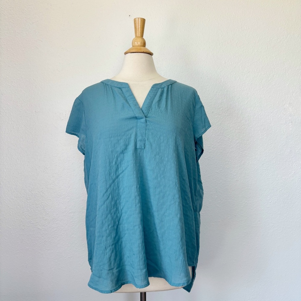 Solid Blue V-Neck Short Sleeve High Low Envelope Hem Blouse